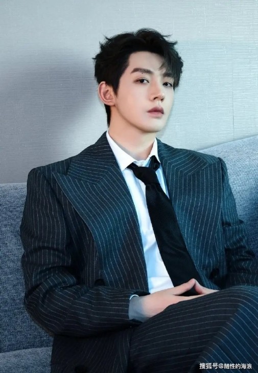 大反转！TVB前花旦李施嬅官宣分手，男方痛哭成全：放手是你最好的归宿