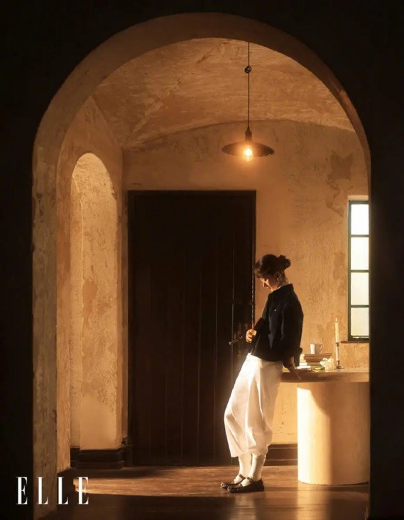 短视频调侃吴京：《镖人》票房的潜在暗礁，早应对早破局