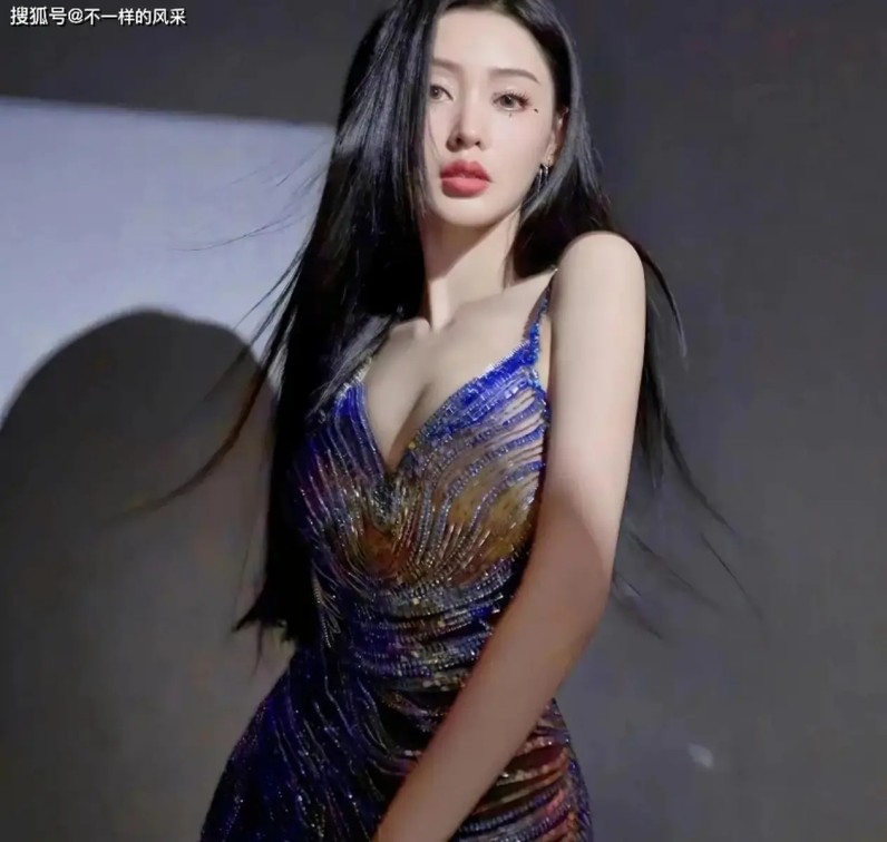 杨子带23岁李隽子见91岁母亲，她能被杨家认可，绝非只是年轻漂亮