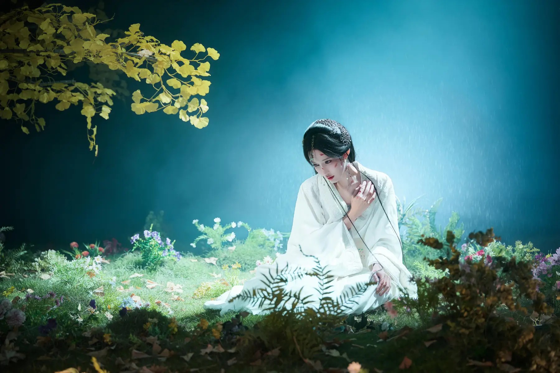 香港知名女星罕晒泳装，56岁身材紧致，与16岁爱女同框似姐妹